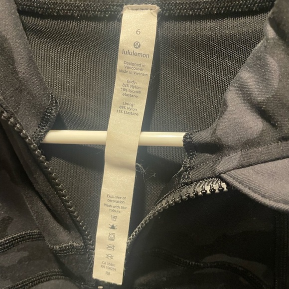 Black lulu define jacket size 6 - Picture 3 of 3